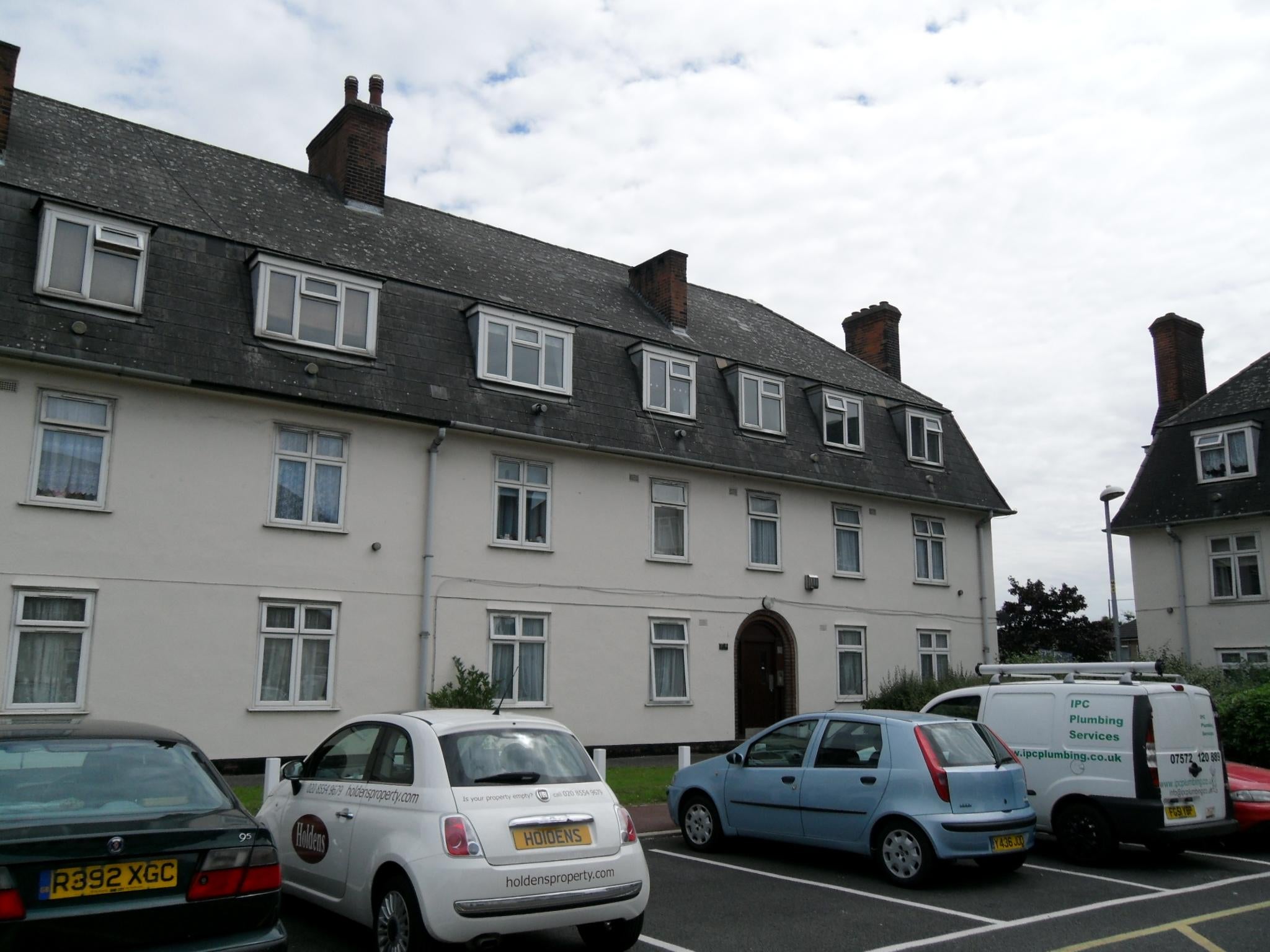 Flat Castle Road in Greater London