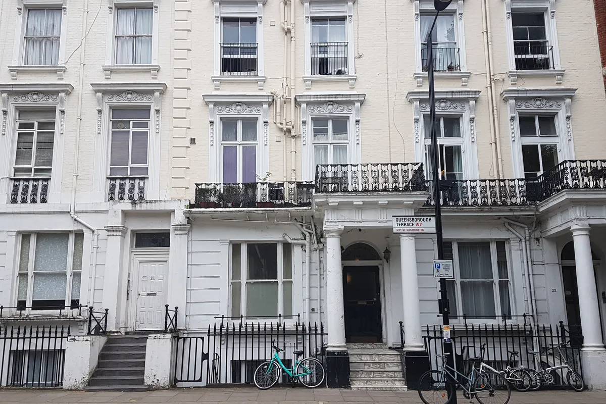 Flat Queensborough Terrace in City of Westminster