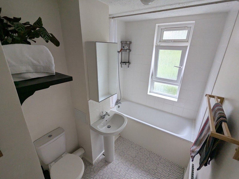 Room St Leonard's Road in Greater London