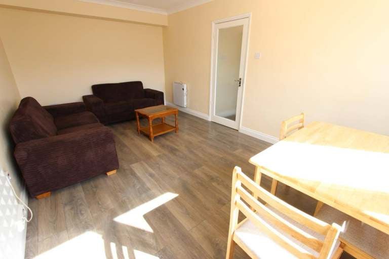 Flat Friern Park in Greater London