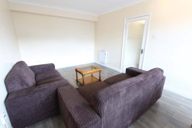 Flat Friern Park in Greater London