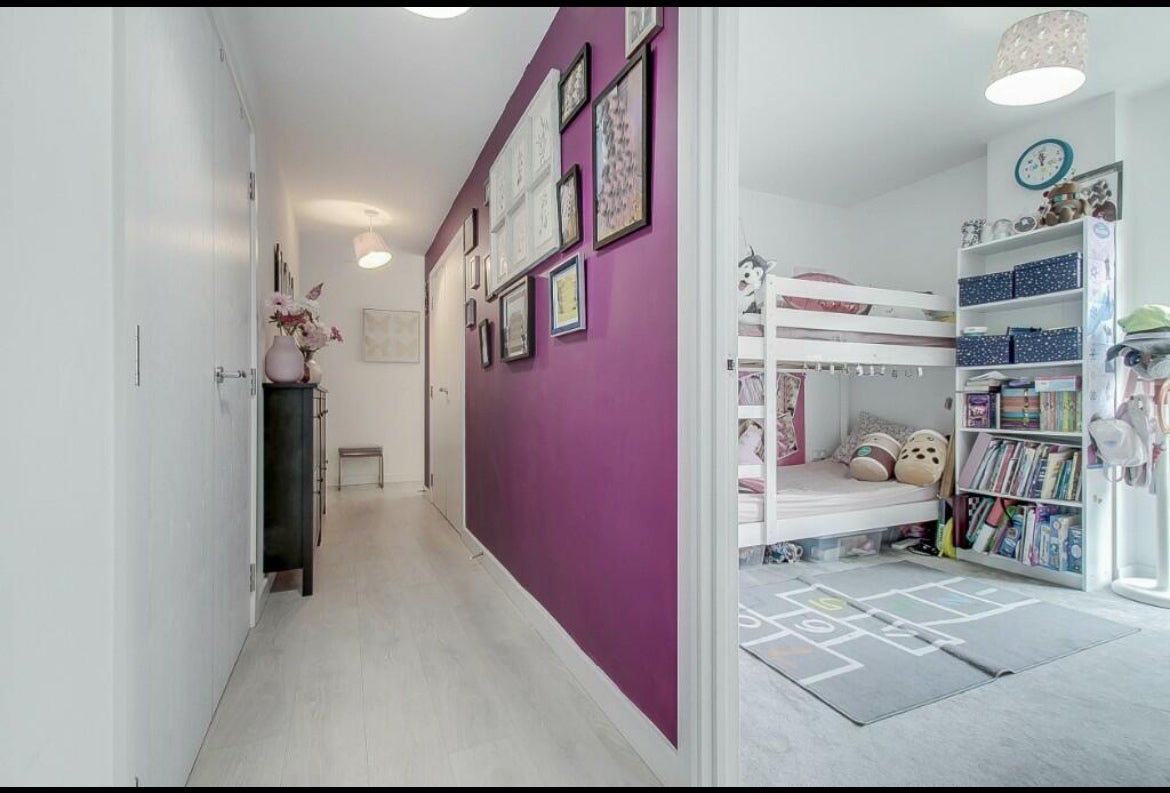 Flat Harrow View in Greater London