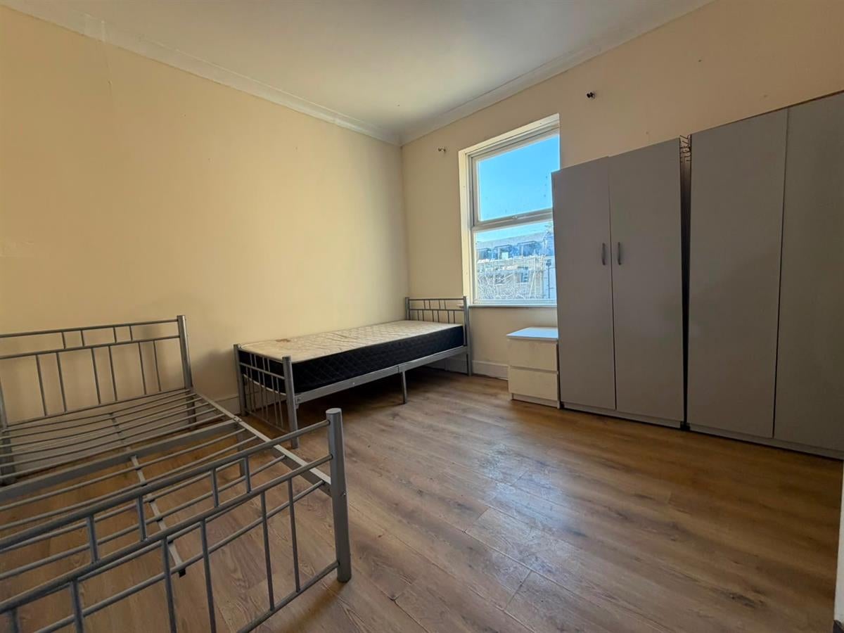 Flat Romford Road in Greater London