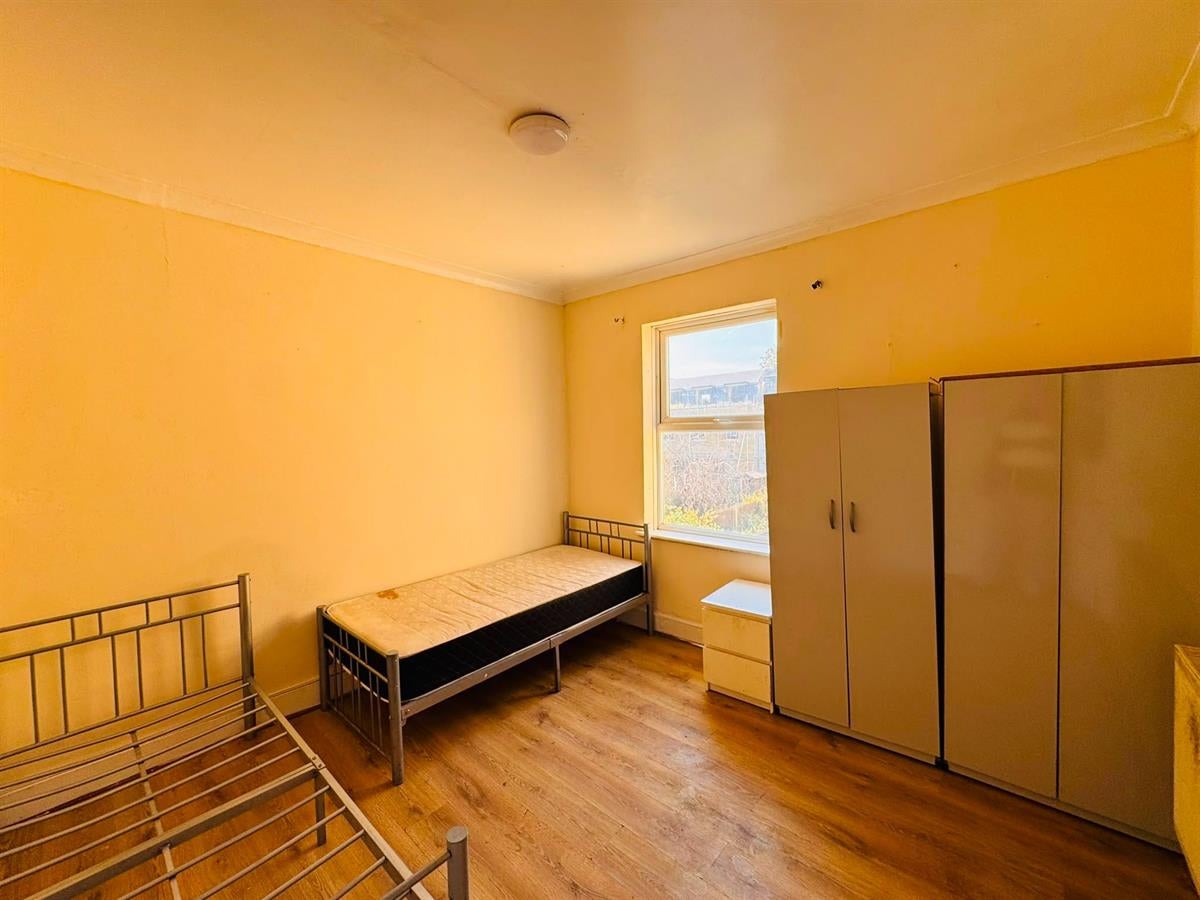 Flat Romford Road in Greater London