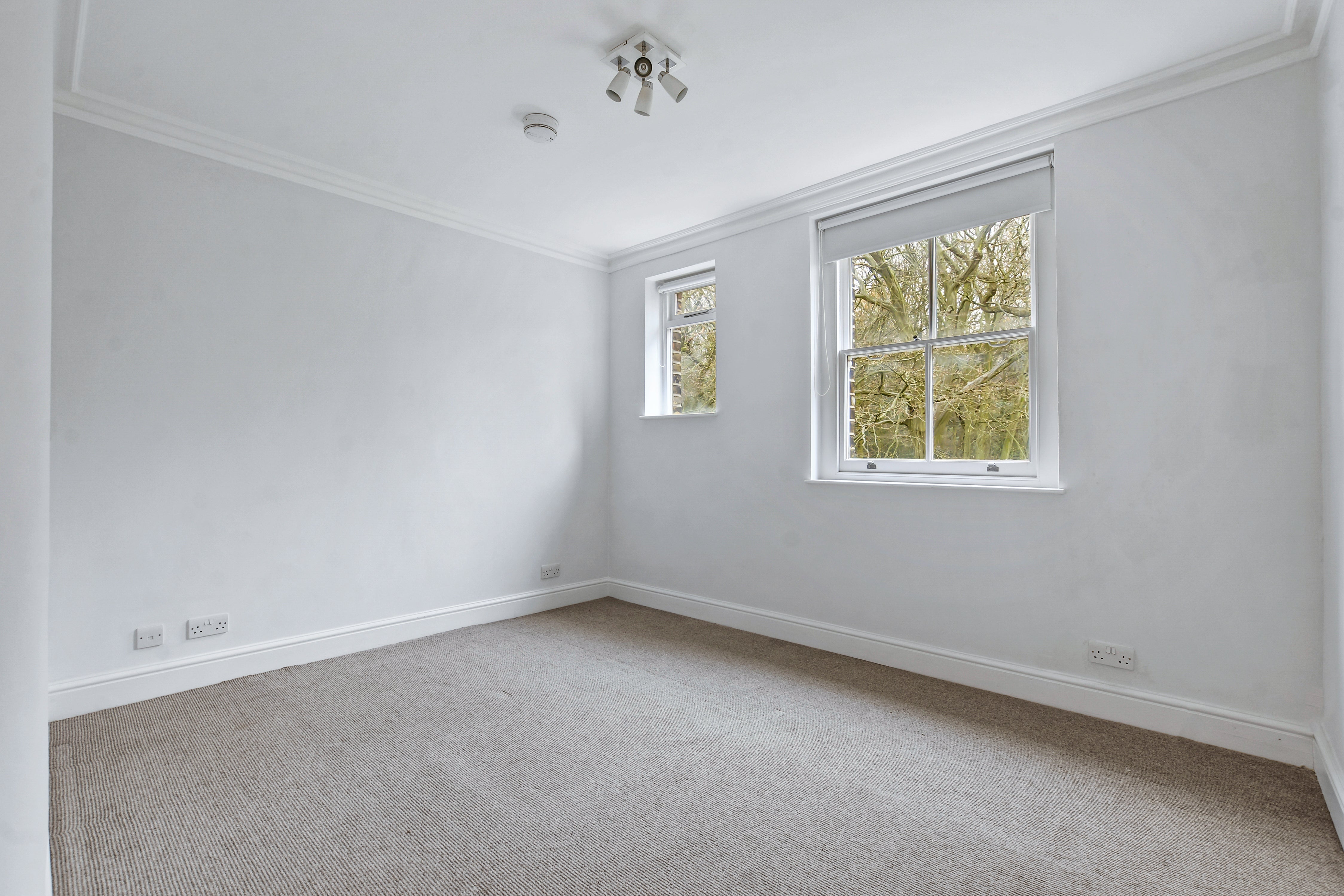 Flat Muswell Hill Road in Greater London