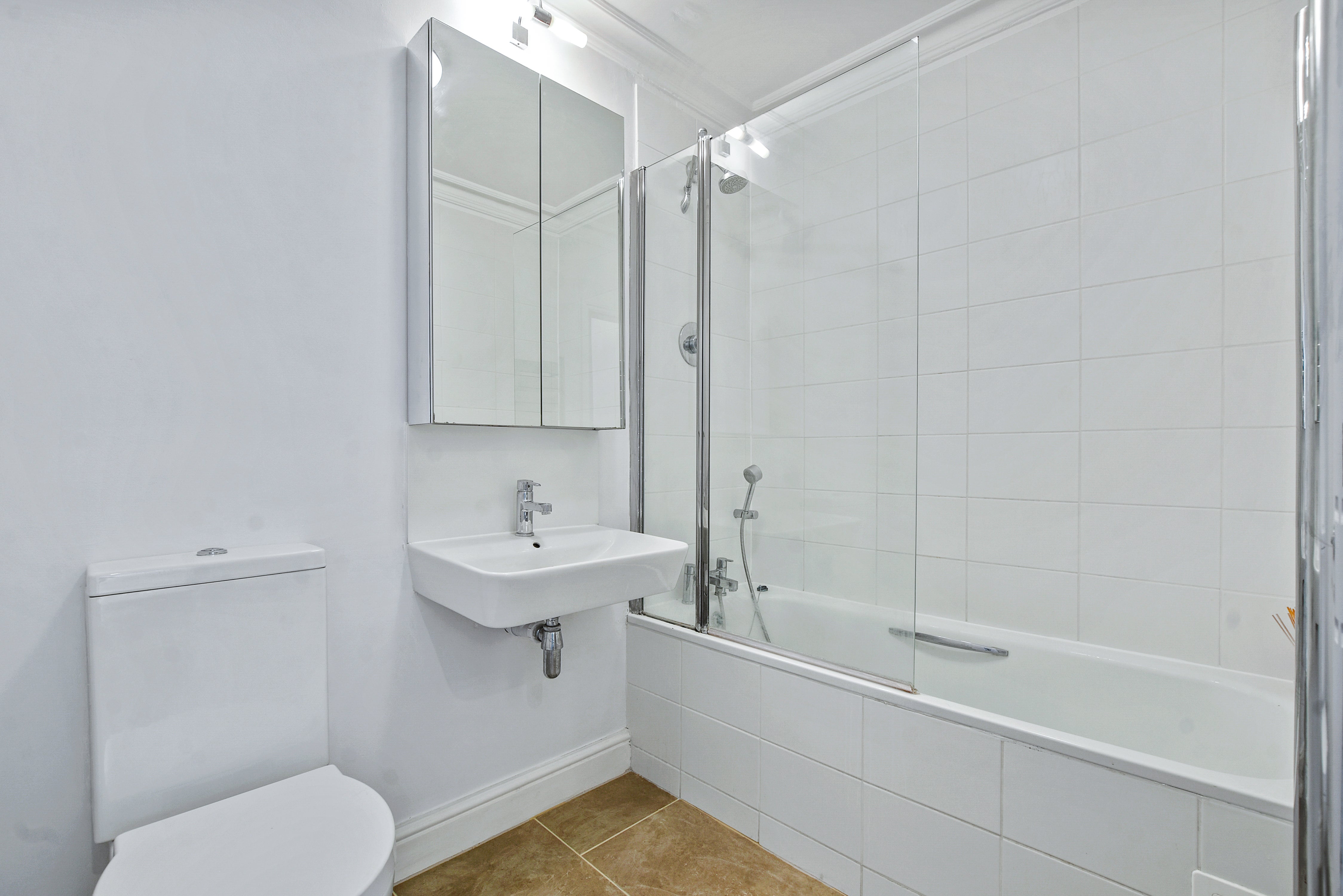 Flat Muswell Hill Road in Greater London