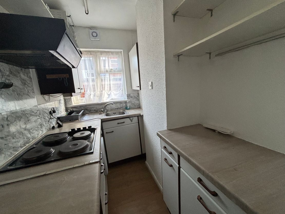 Flat Hulse Road in Southampton