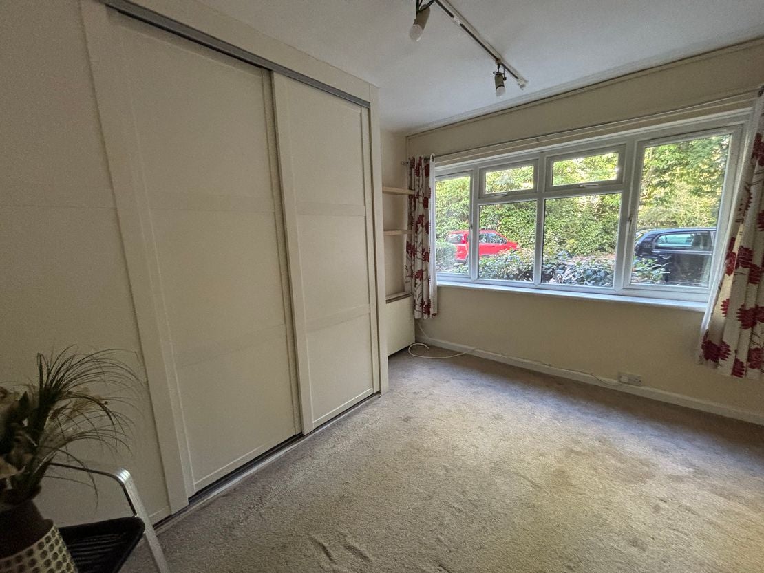Flat Hulse Road in Southampton
