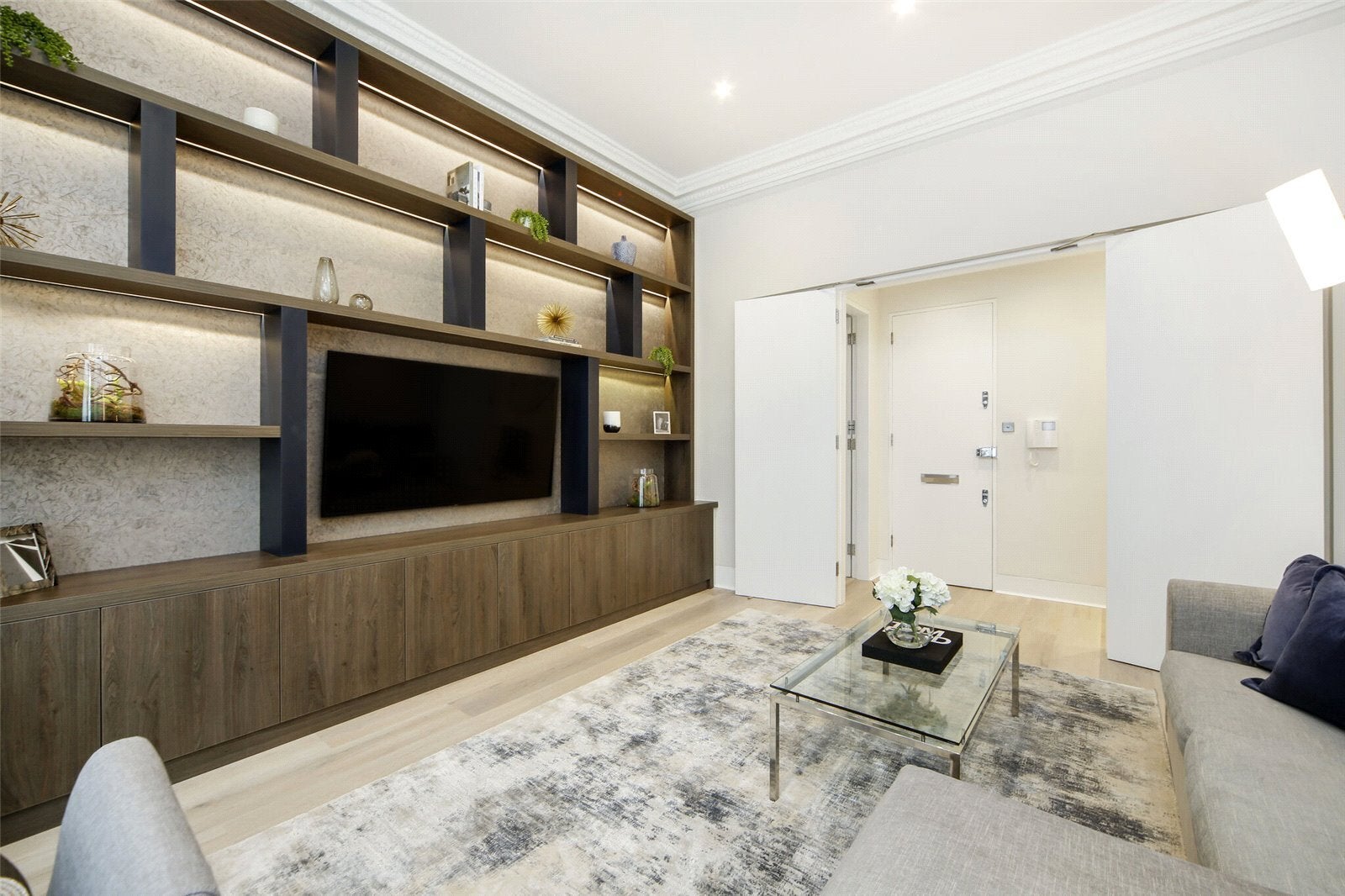 Flat Sloane Gardens in Greater London
