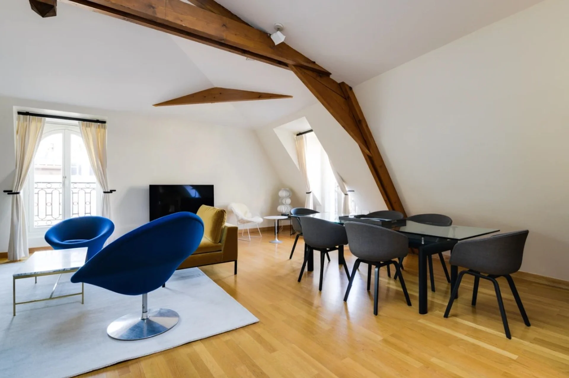 Appartement Rue Jean de La Fontaine à Paris