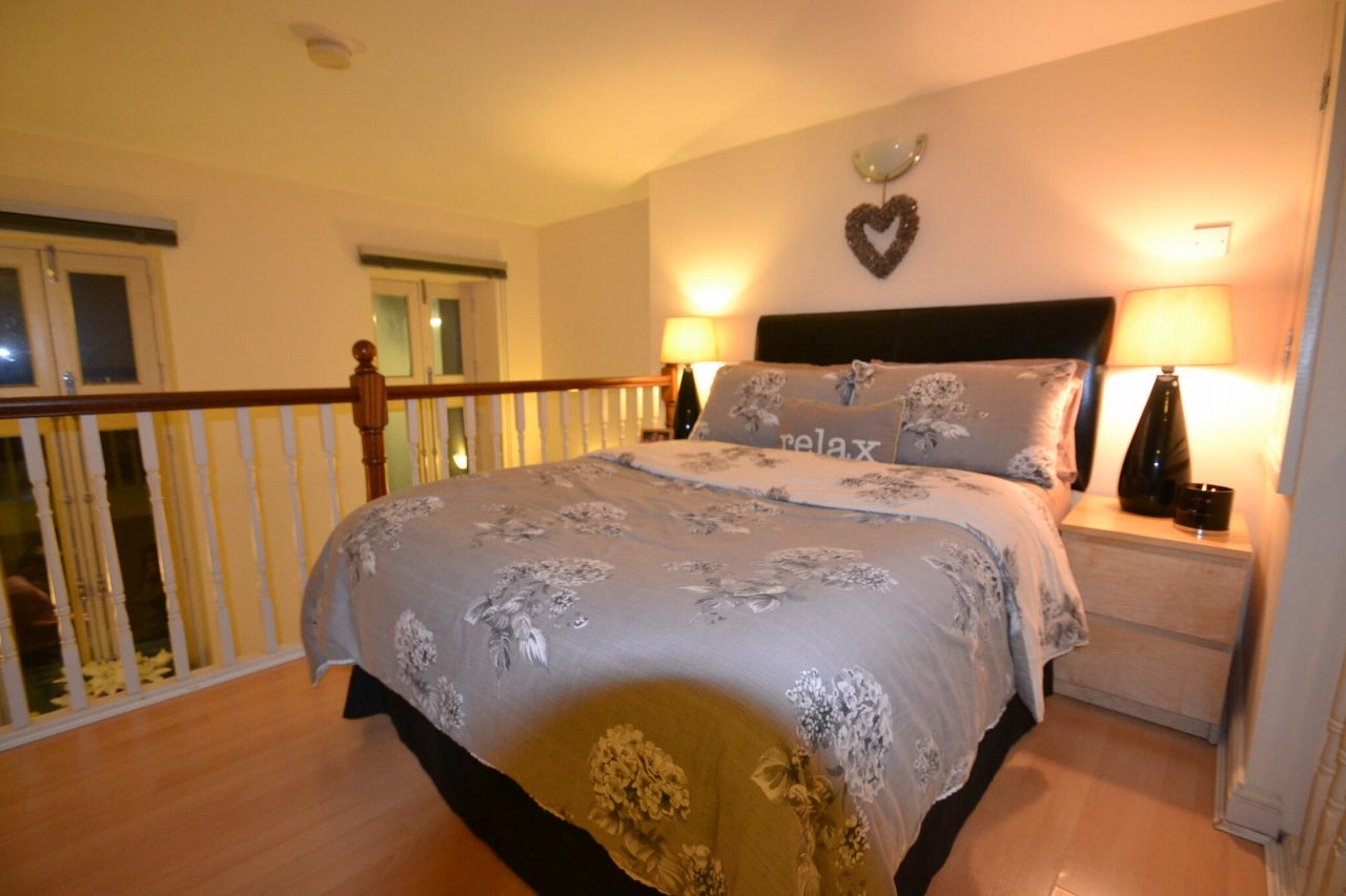 Flat Wilton Place in Salford
