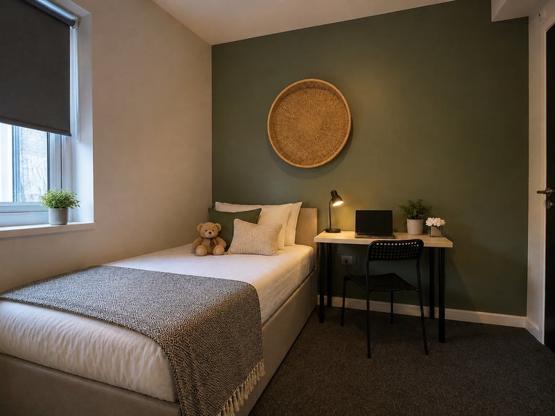 Room Camp Hill Road in Nuneaton and Bedworth