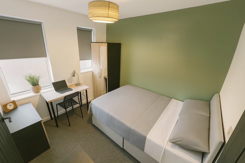 Room Camp Hill Road in Nuneaton and Bedworth