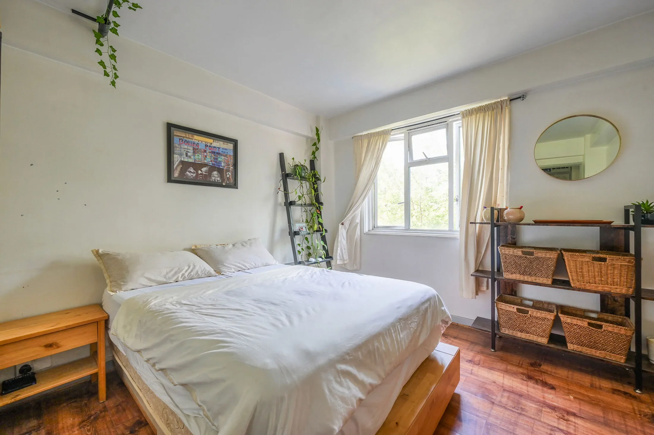 Flat Sidney Square in Greater London
