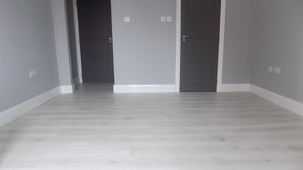 Room Biscot Road in Luton