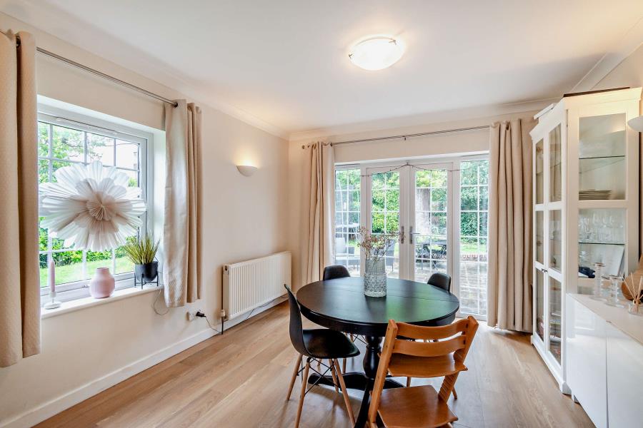 House Greenheys Close in Greater London