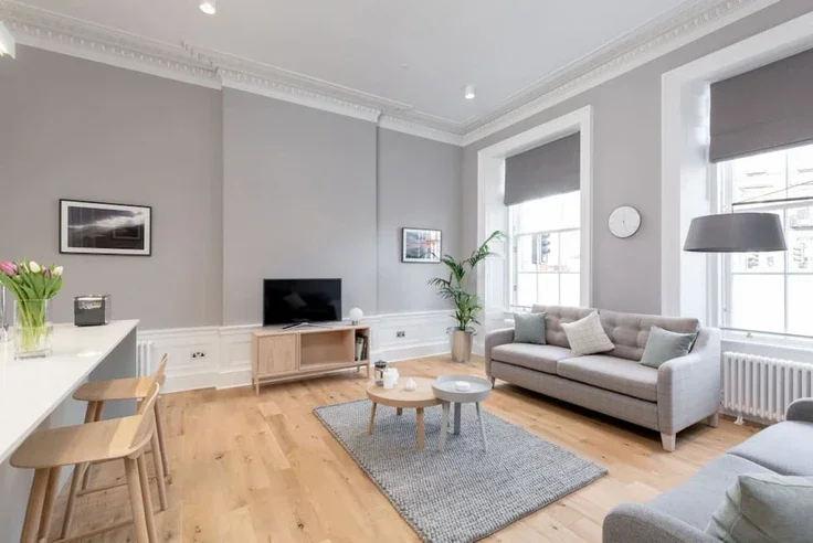 Flat Torphichen Street in City of Edinburgh