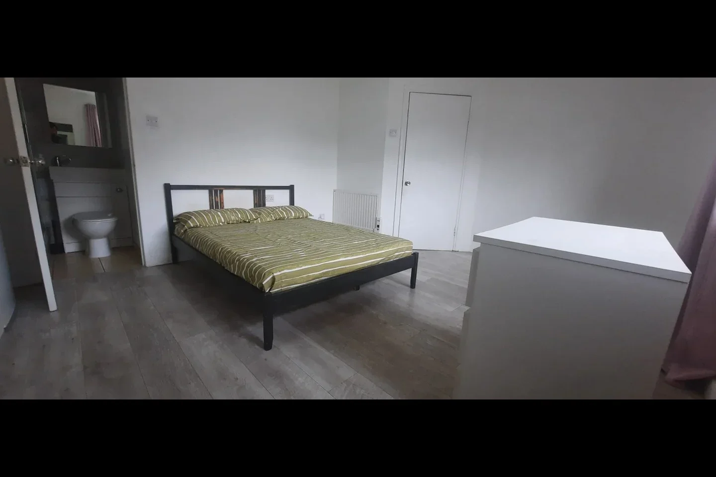 Room Barclay Road in Greater London