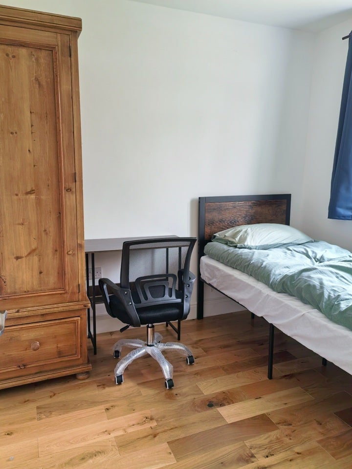 Room Nobles Close in Vale of White Horse