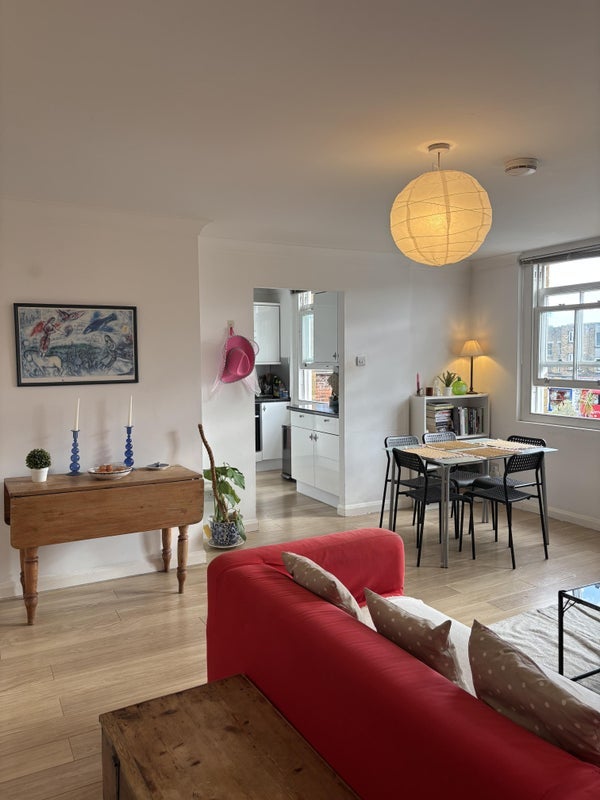 Flat Brixton Road in Greater London