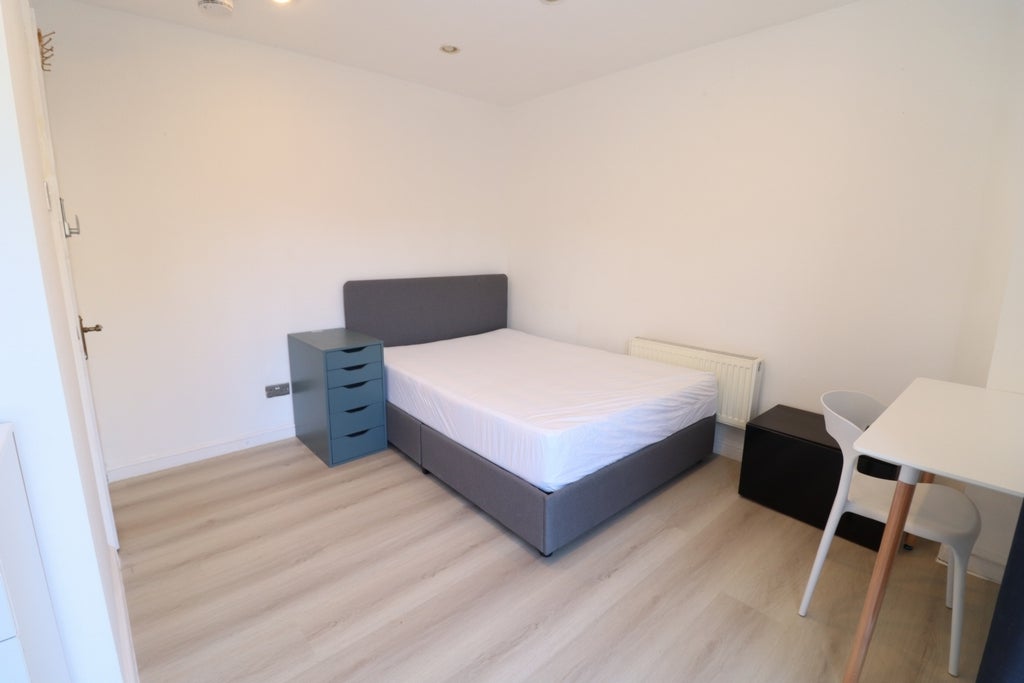Room Globe Road in Greater London