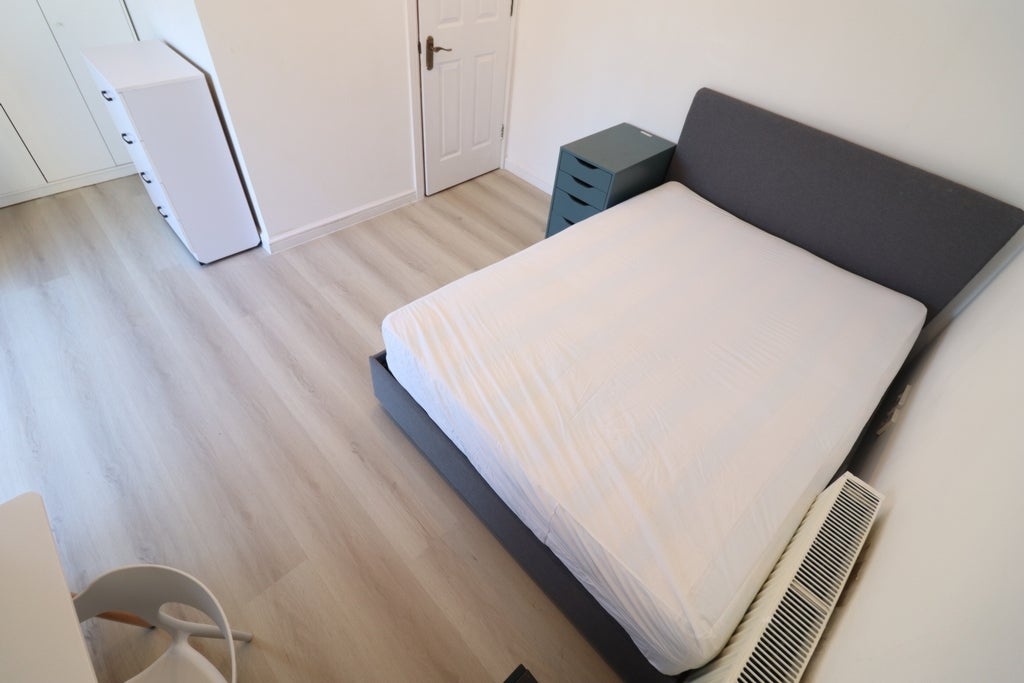 Room Globe Road in Greater London