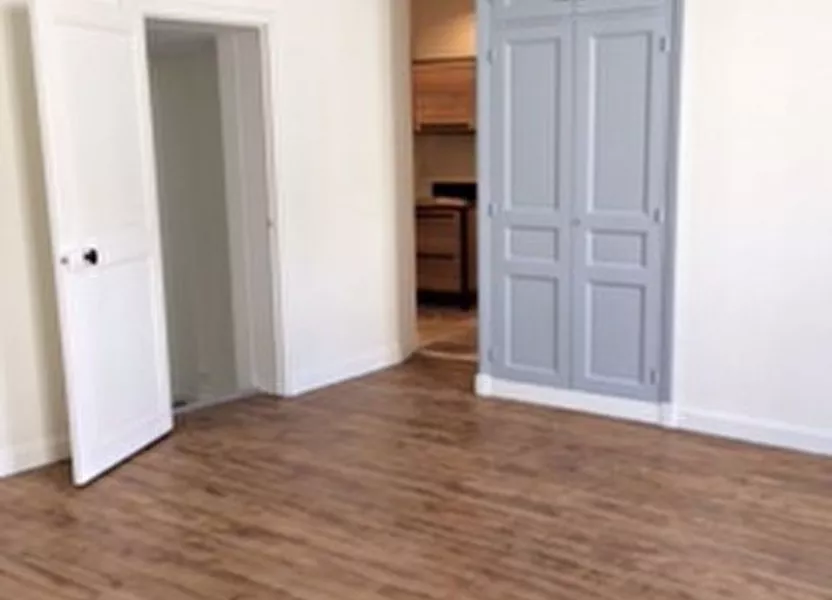 Appartement Rue des Halles à Tours