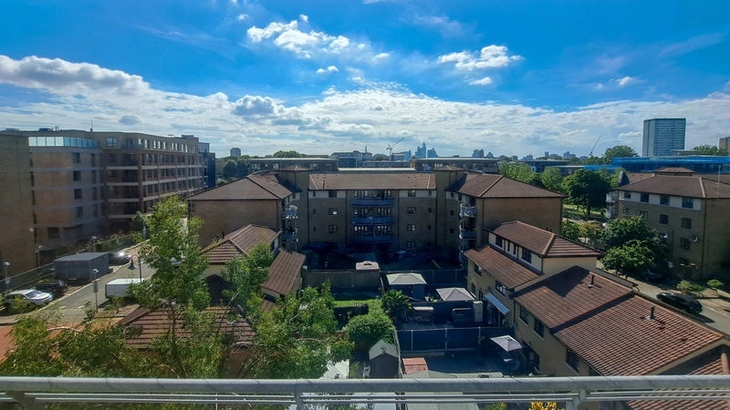 Room Fairfield Road in Greater London