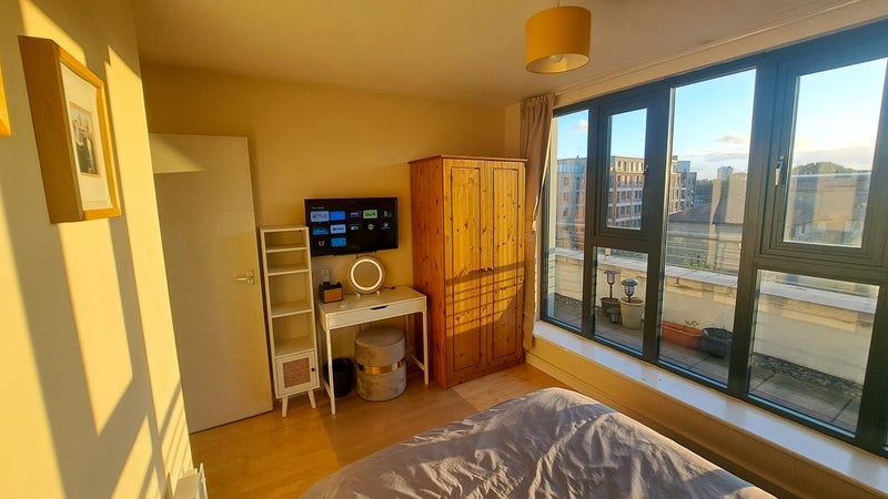 Room Fairfield Road in Greater London