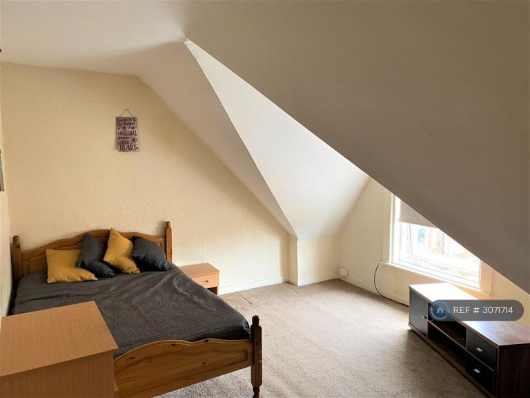 Room Ranelagh Road in East Suffolk