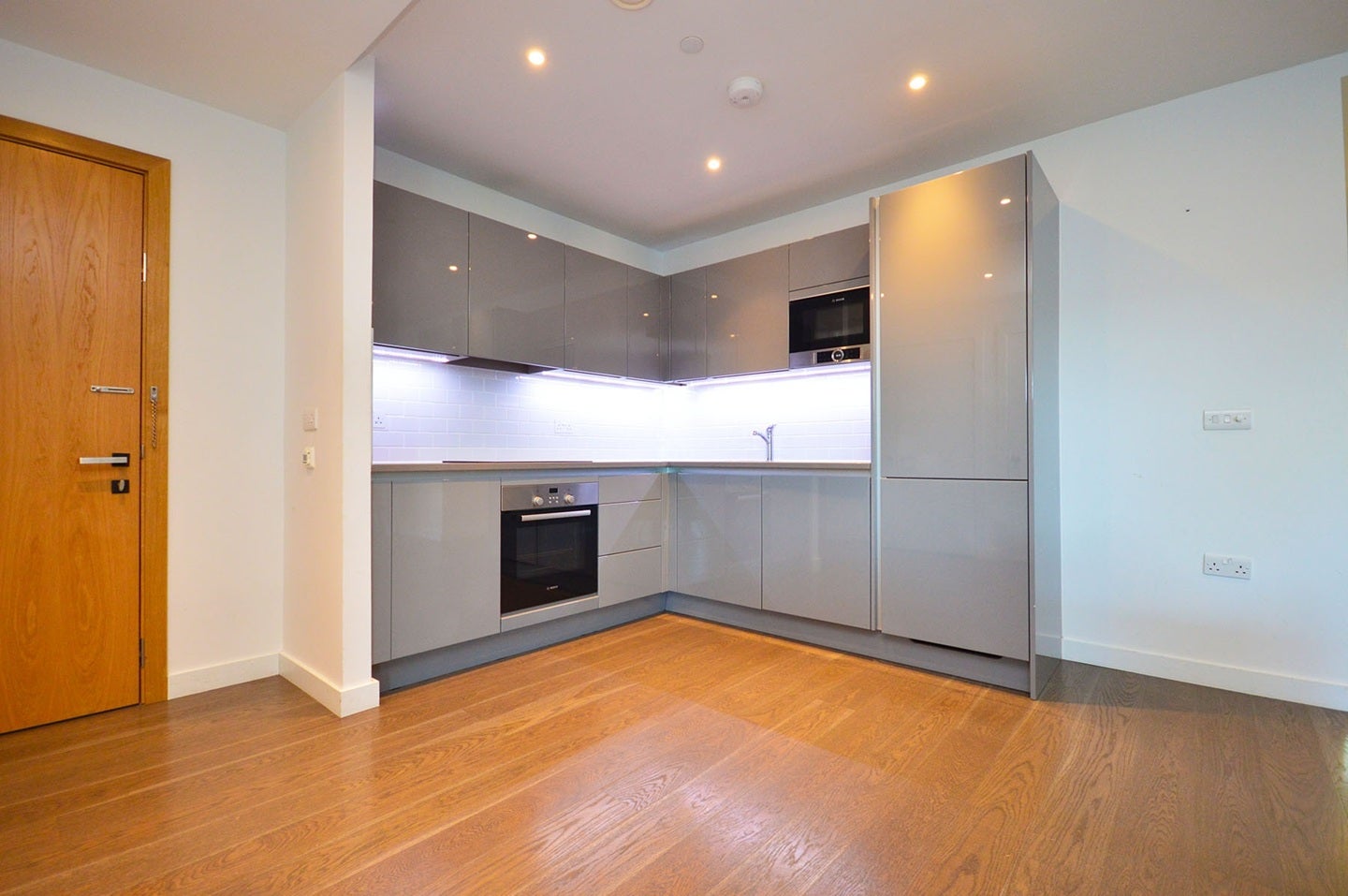 Flat O'Callaghan Way in Greater London