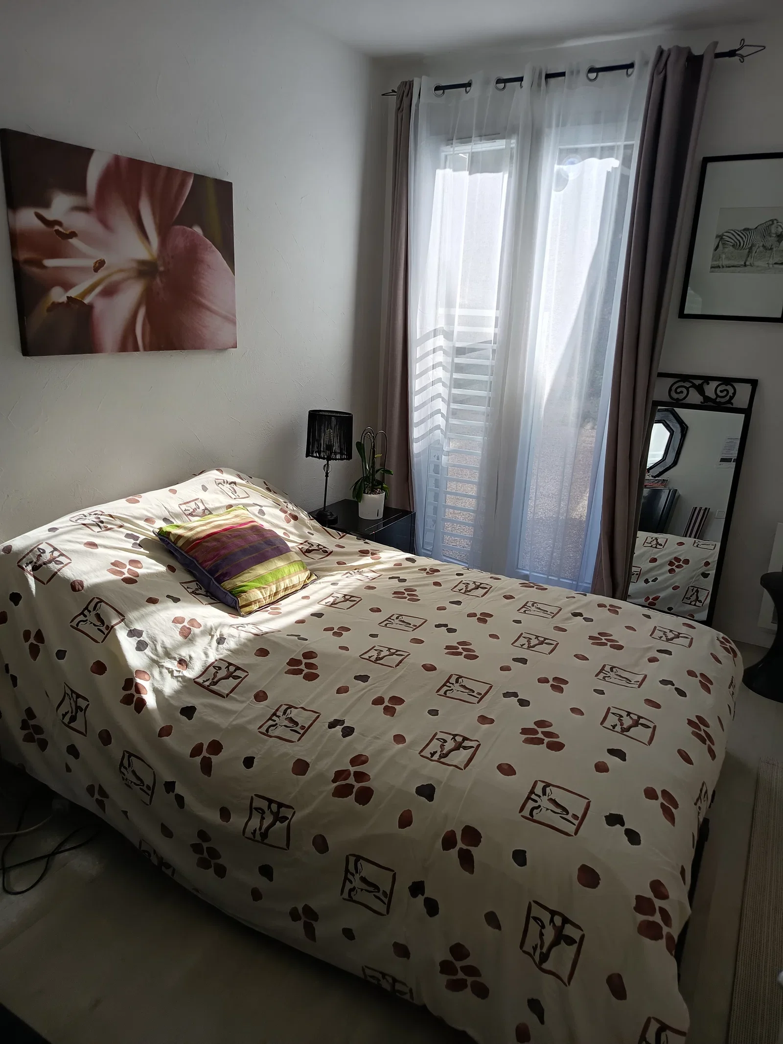 Chambre Chemin des Plateaux Fleuris à Antibes