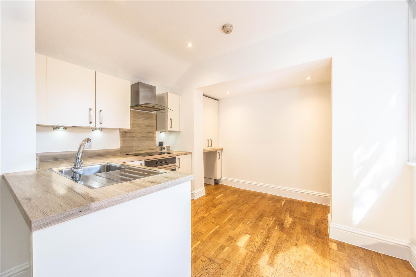 Flat Alexandra Road in Southend-on-Sea