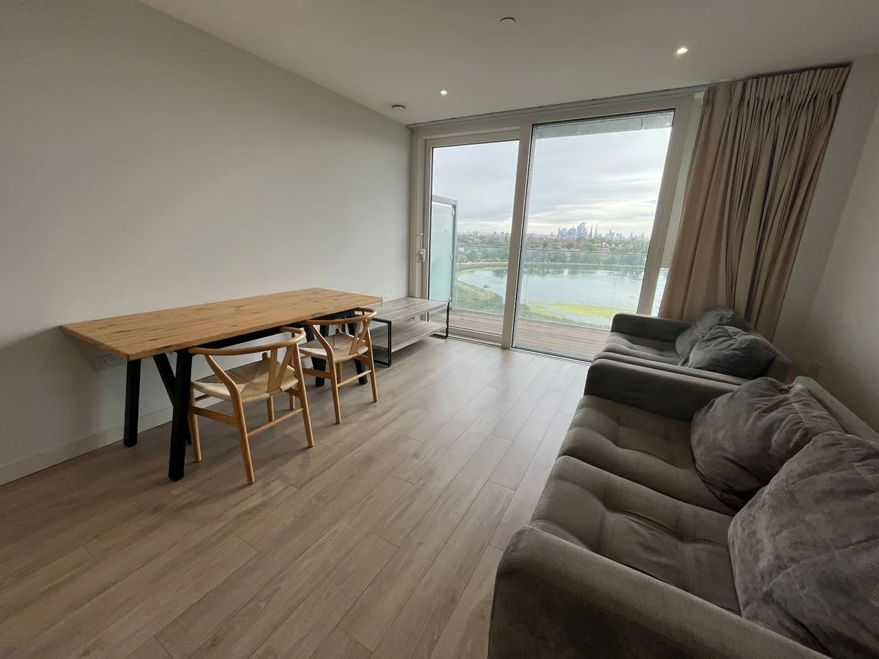 Flat Newnton Close in Greater London