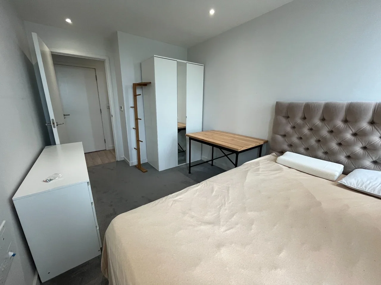 Flat Newnton Close in Greater London