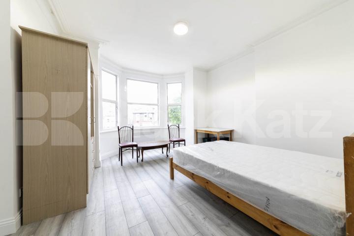 Flat Iverson Road in Greater London