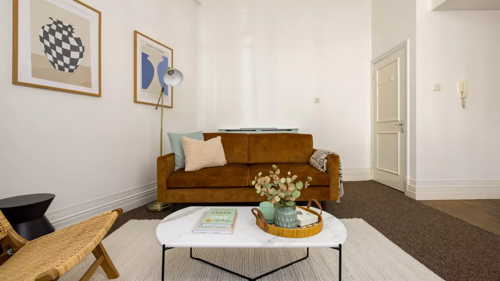 Flat Eardley Crescent in Greater London