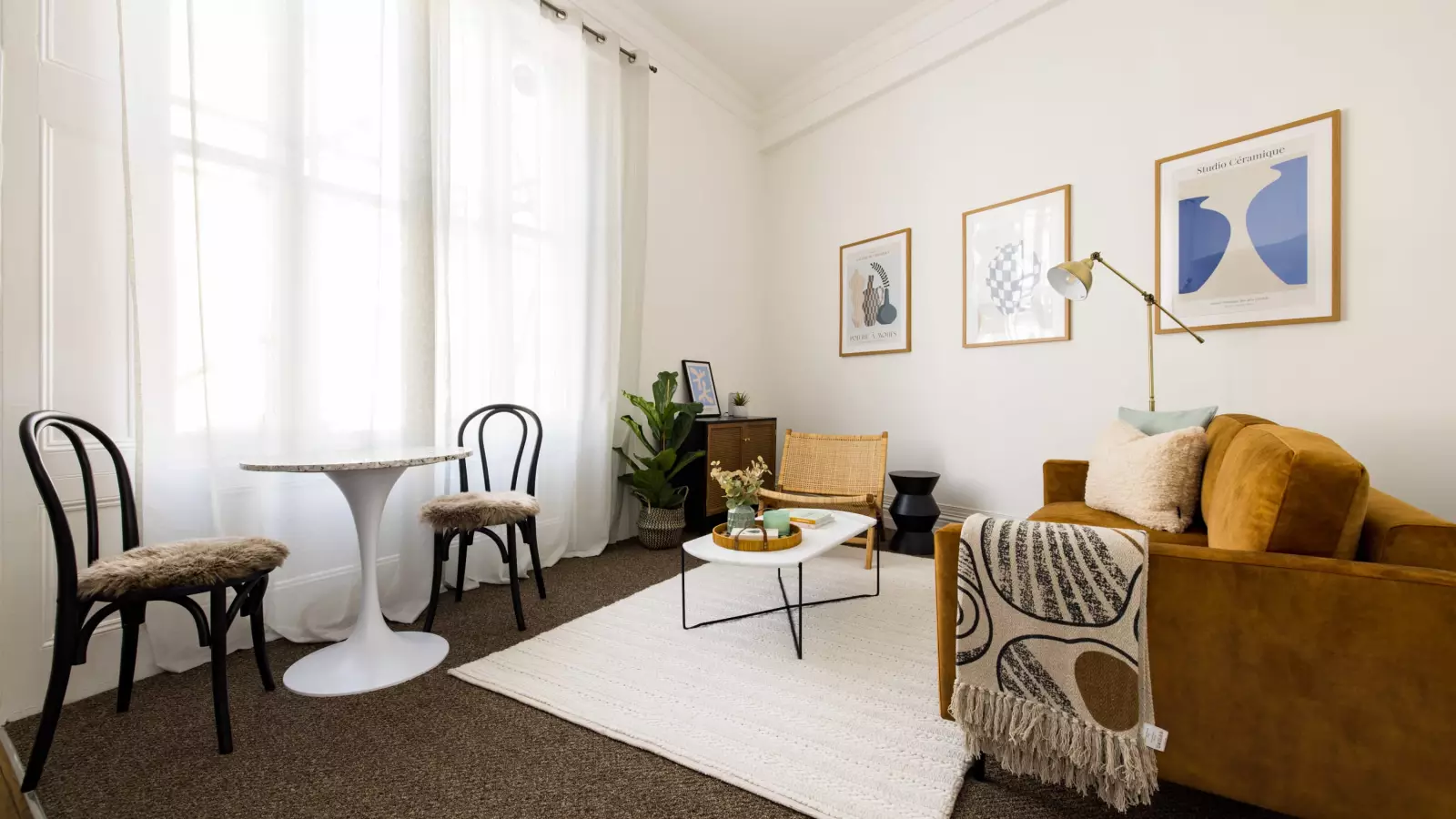 Flat Eardley Crescent in Greater London