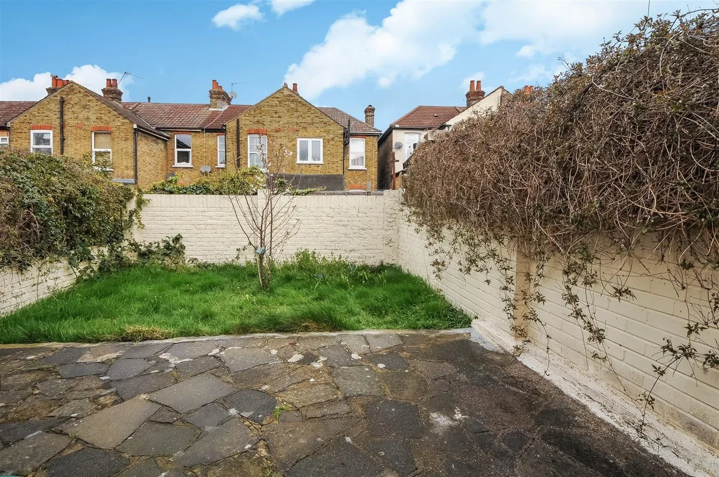 House Vicarage Road in Greater London