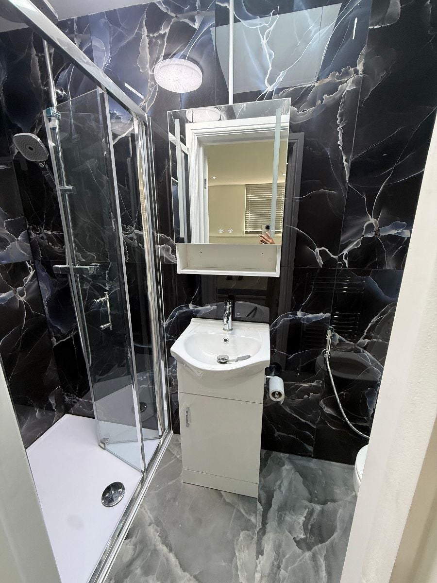 Room Ken Way in Greater London