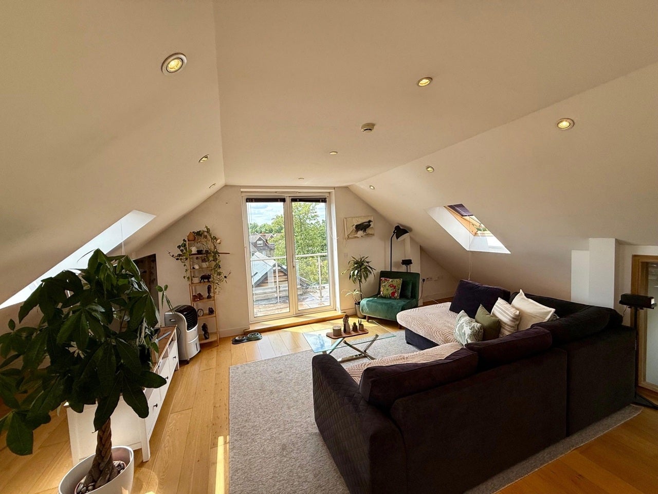 Flat Graham Road in Greater London