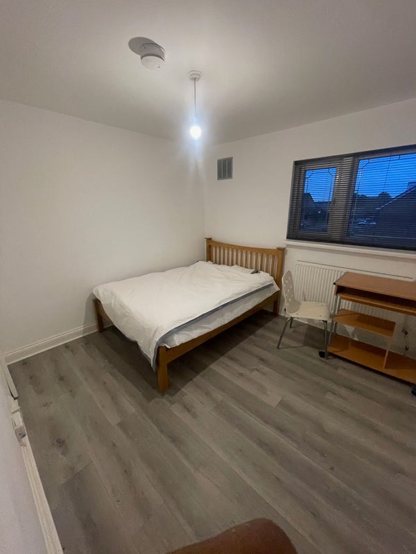 Room Goffenton Drive in Bristol