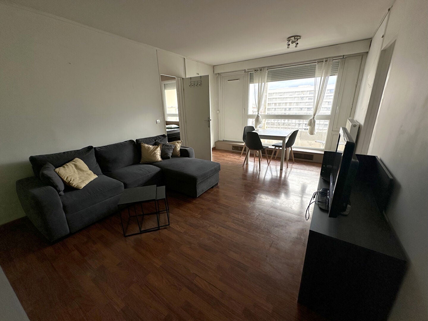 Flat Cours Émile Zola in Villeurbanne