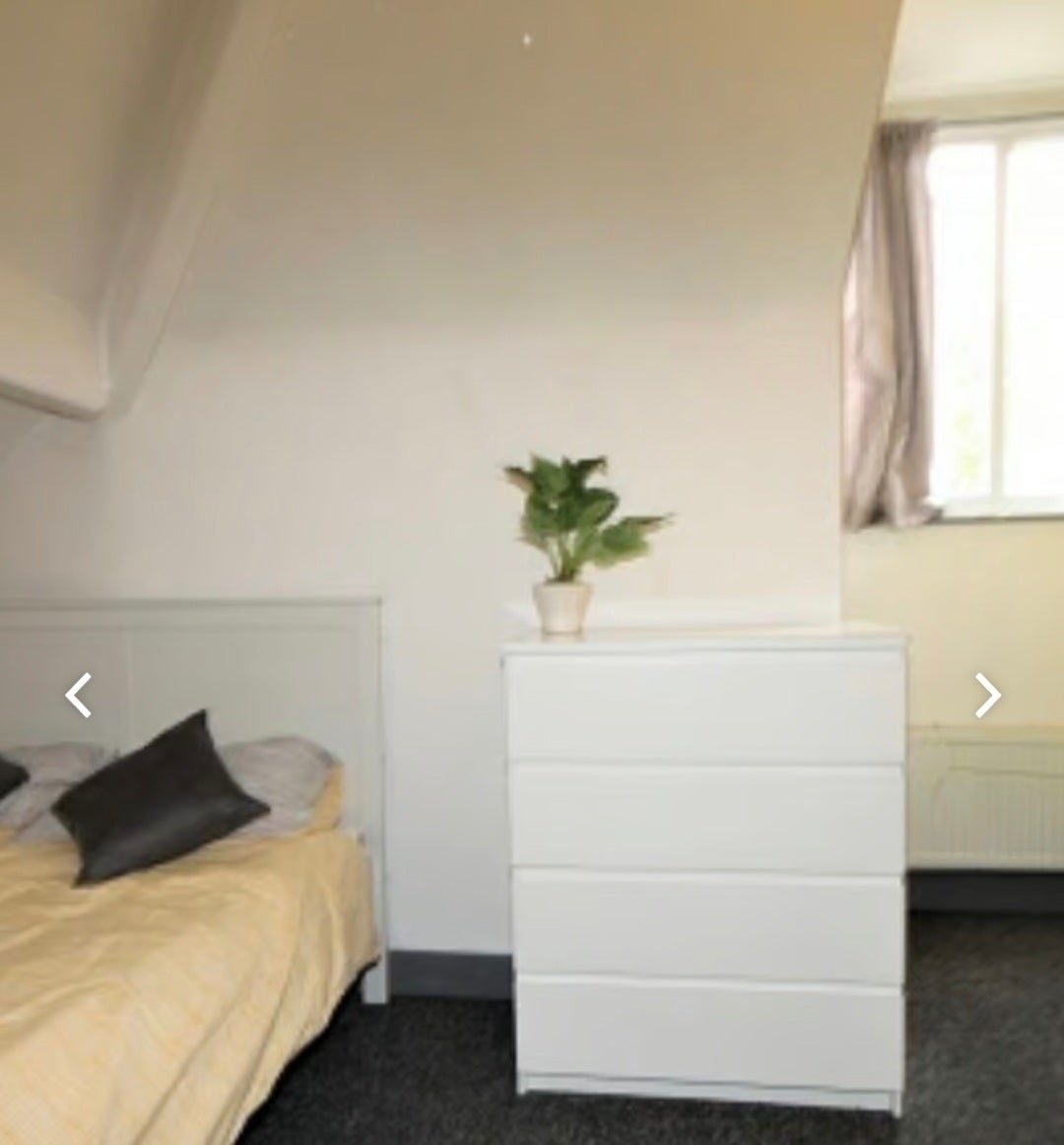 Flat Brudenell Road in Leeds