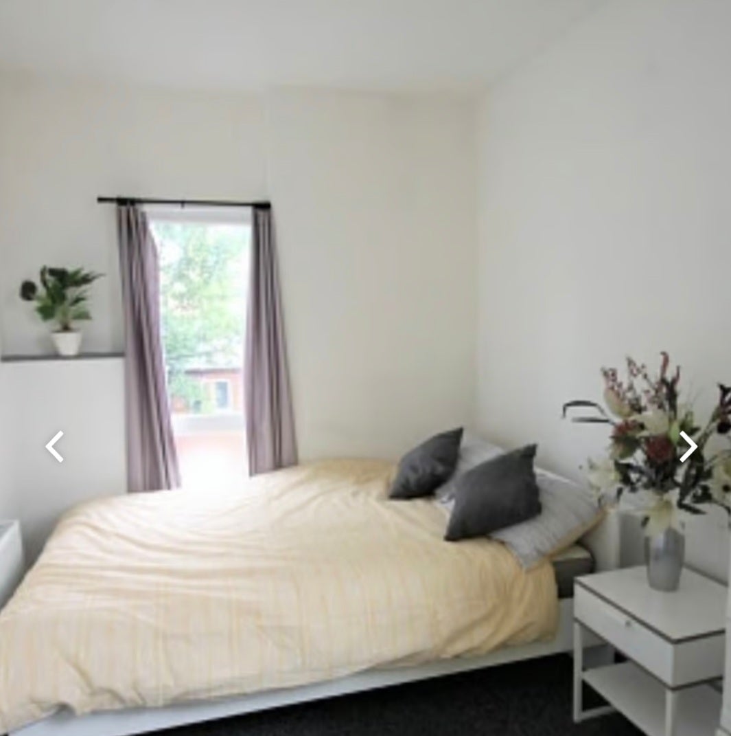 Flat Brudenell Road in Leeds