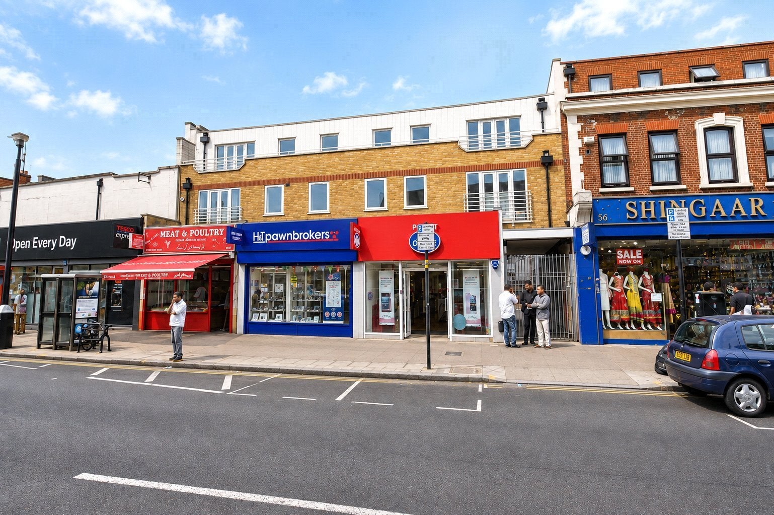 Flat Green Street in Greater London