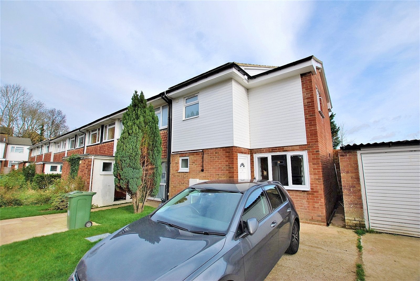 House Guildford Park Avenue in Guildford