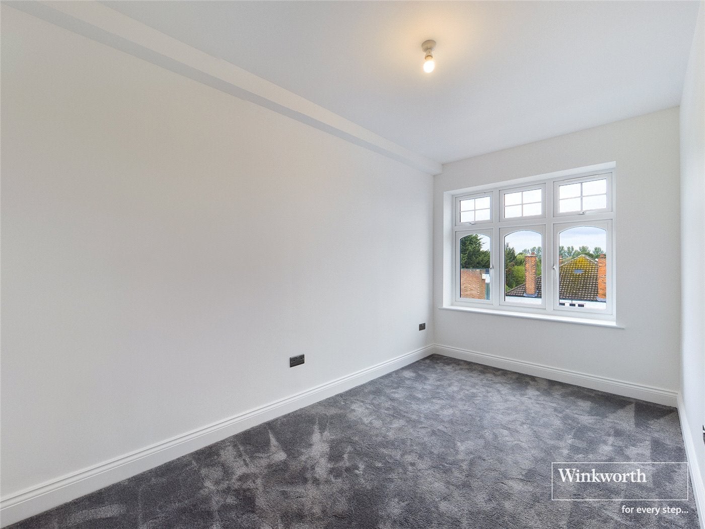 Flat Kenton Road in Greater London