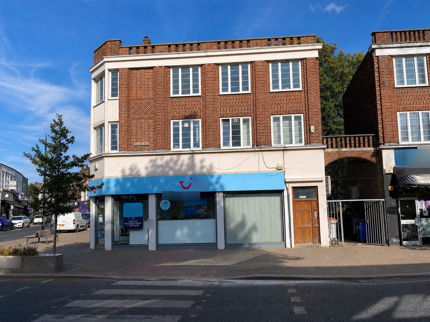 Flat High Street in Greater London