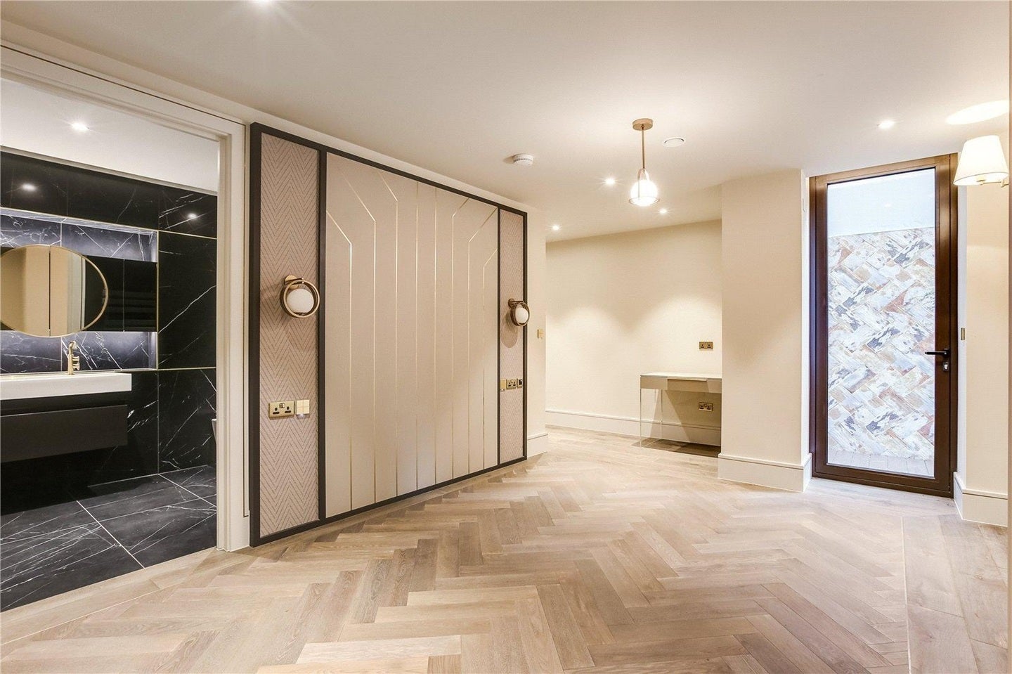 Flat Edith Row in Greater London
